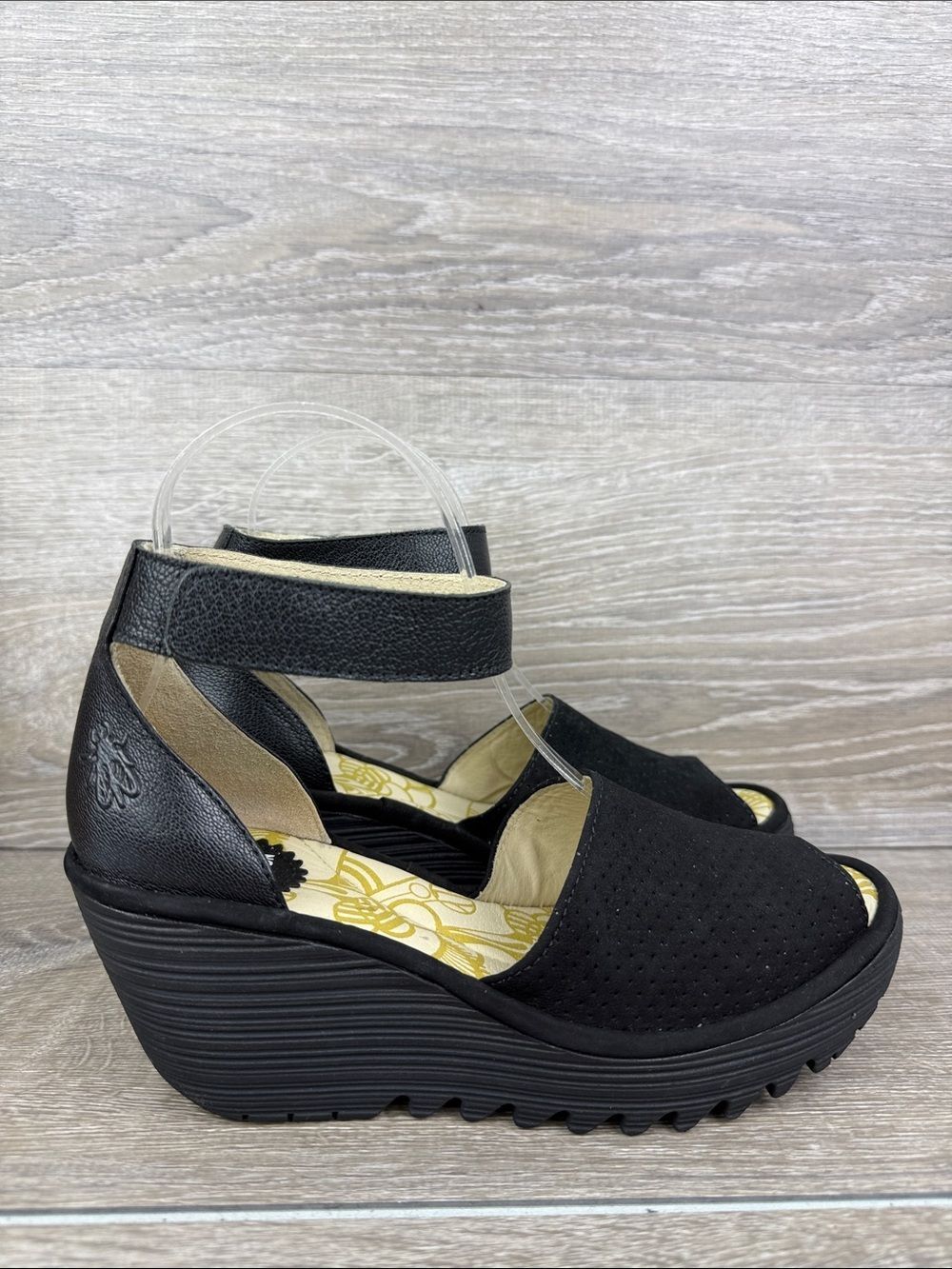 Fly London Yake881 Women’s Sz 6.5/EU 37 Black Leather Ankle Wrap Wedge Sandals